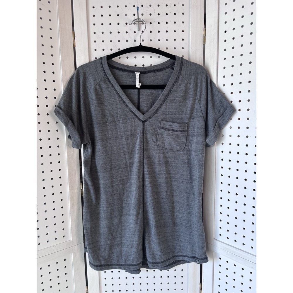Eastern Mountain Sports Women's Lg Polyester Gray V Neck SS Pocket Tee Shirt‎
